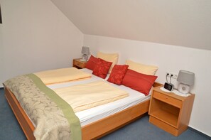 Flat-screen TV - Hotel Landhaus Birkenmoor (Kloetze)