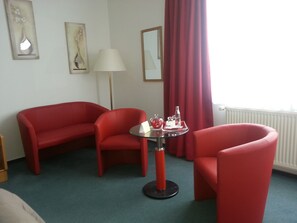 Premium bedding, in-room safe, desk, soundproofing - Hotel Landhaus Birkenmoor (Kloetze)