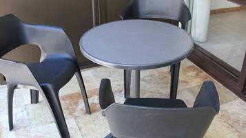 Driepersoonskamer, terras | Balkon