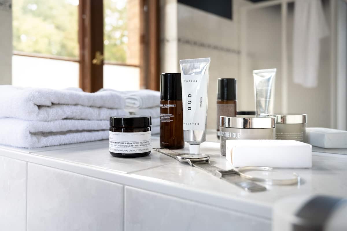 standard double room, 1 queen bed (gemach) | bathroom | shower, eco-friendly toiletries, hair dryer, towels