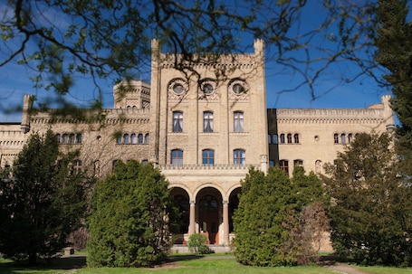 Front of property. Hotel Schloss Neetzow