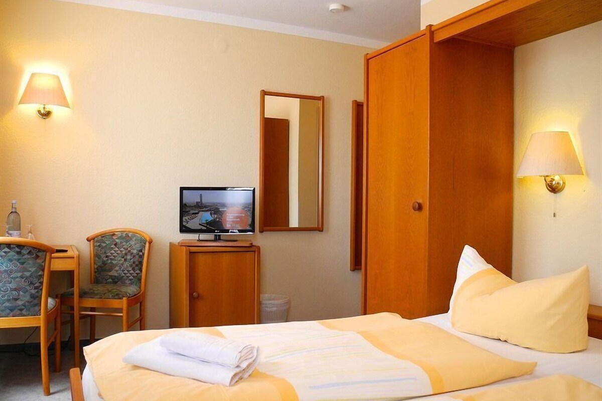 Caja fuerte, wifi gratis, ropa de cama