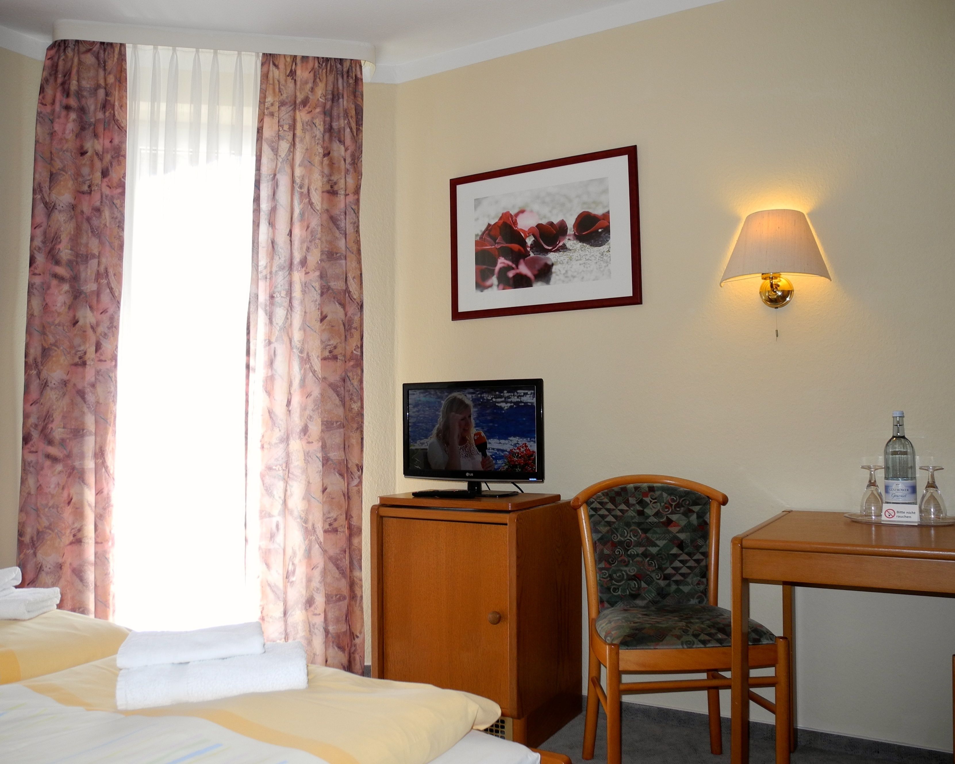 double room, balcony | in-room safe, free wifi, bed sheets