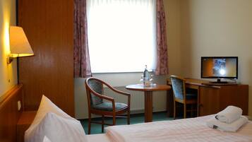 Doppelzimmer | Zimmersafe, kostenloses WLAN, Bettwäsche