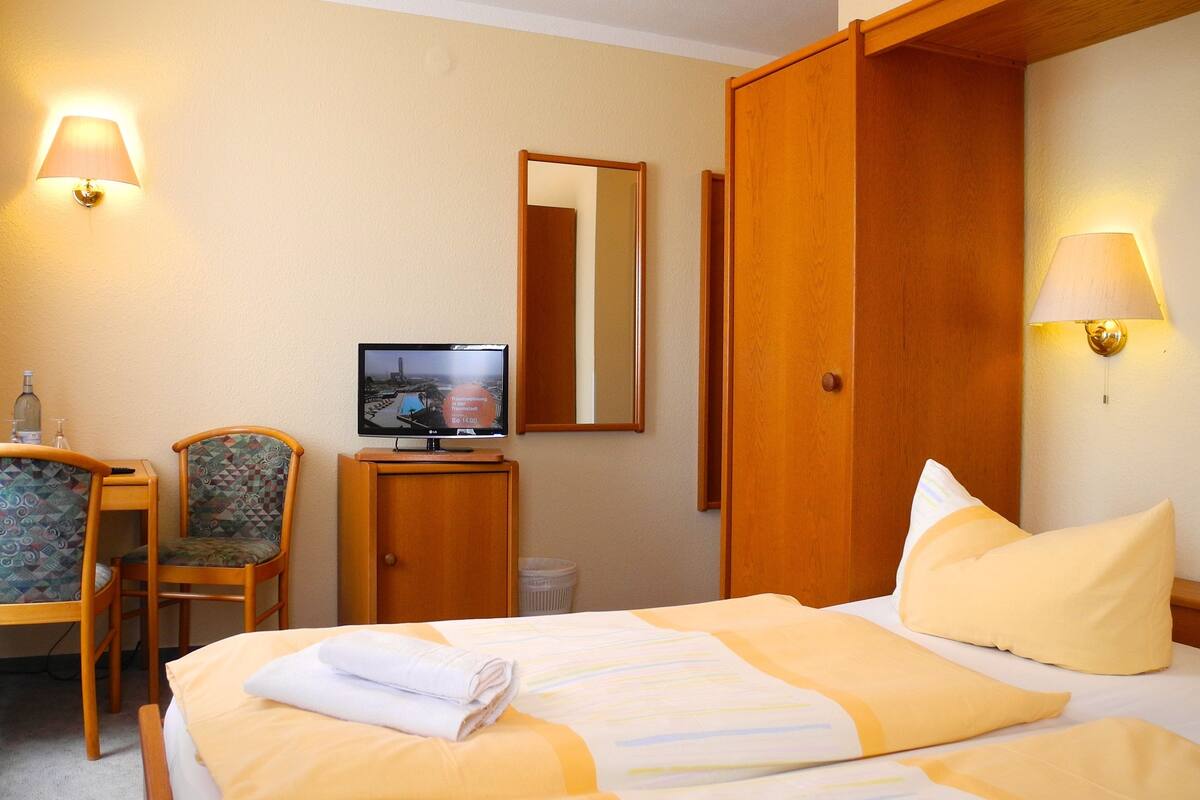 double room, balcony | in-room safe, free wifi, bed sheets