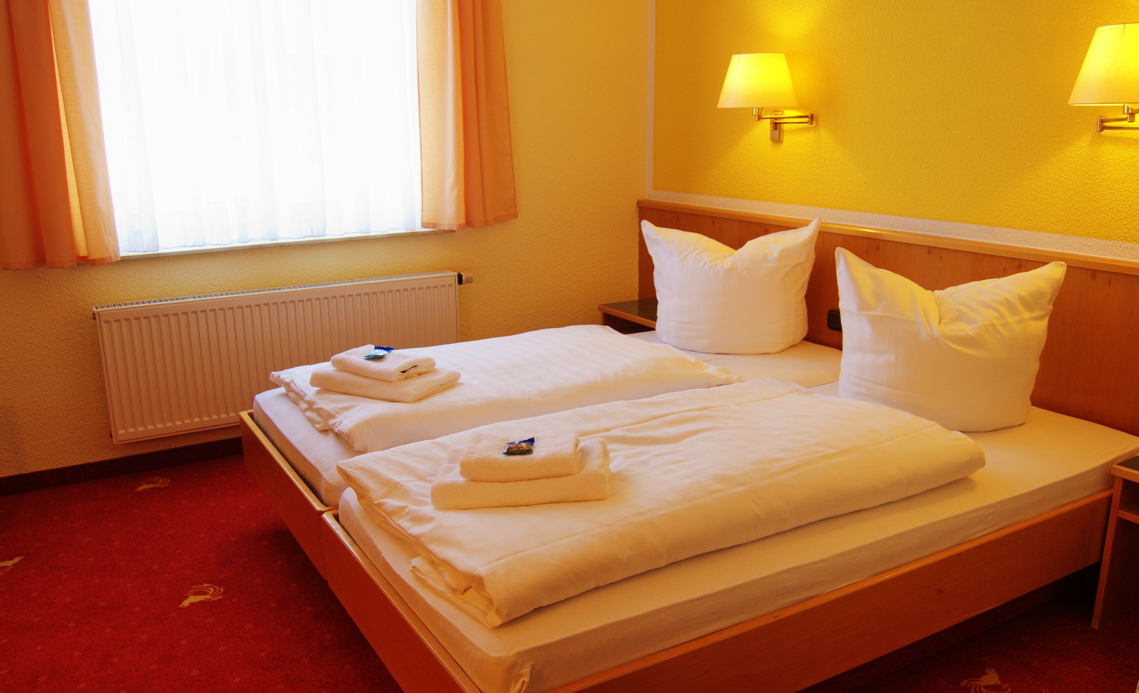 standard double room | desk, blackout curtains, free wifi, bed sheets