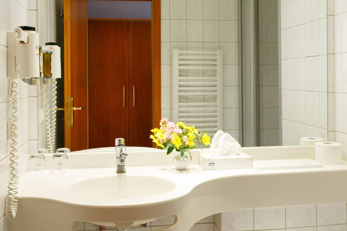 standard double room single use | desk, blackout curtains, free wifi, bed sheets