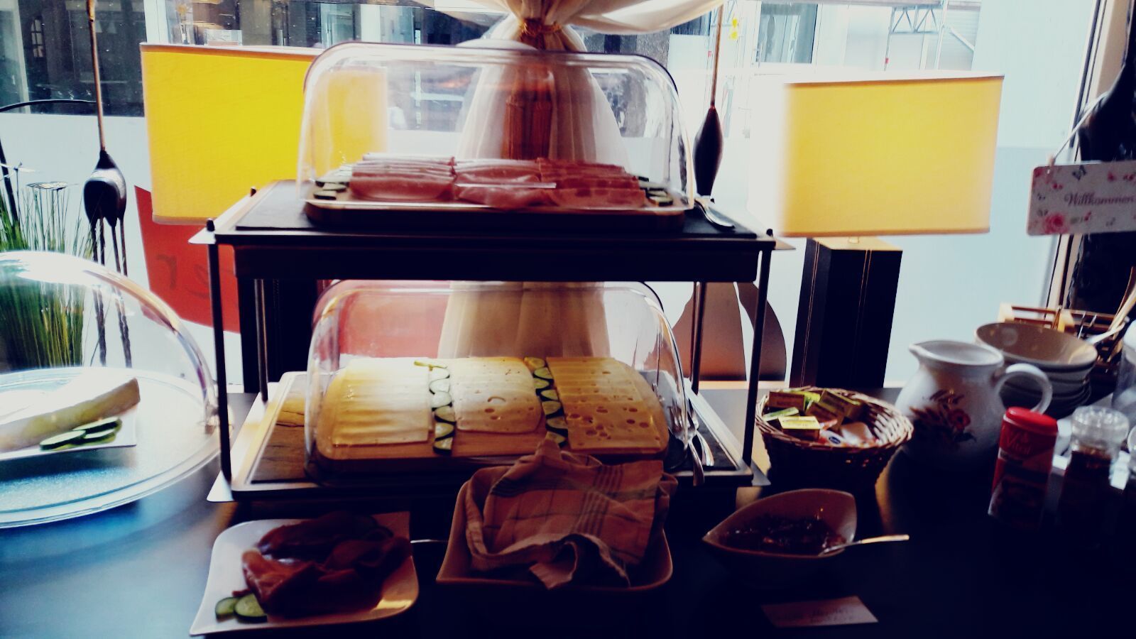 Daily buffet breakfast (EUR 10.0 per person)