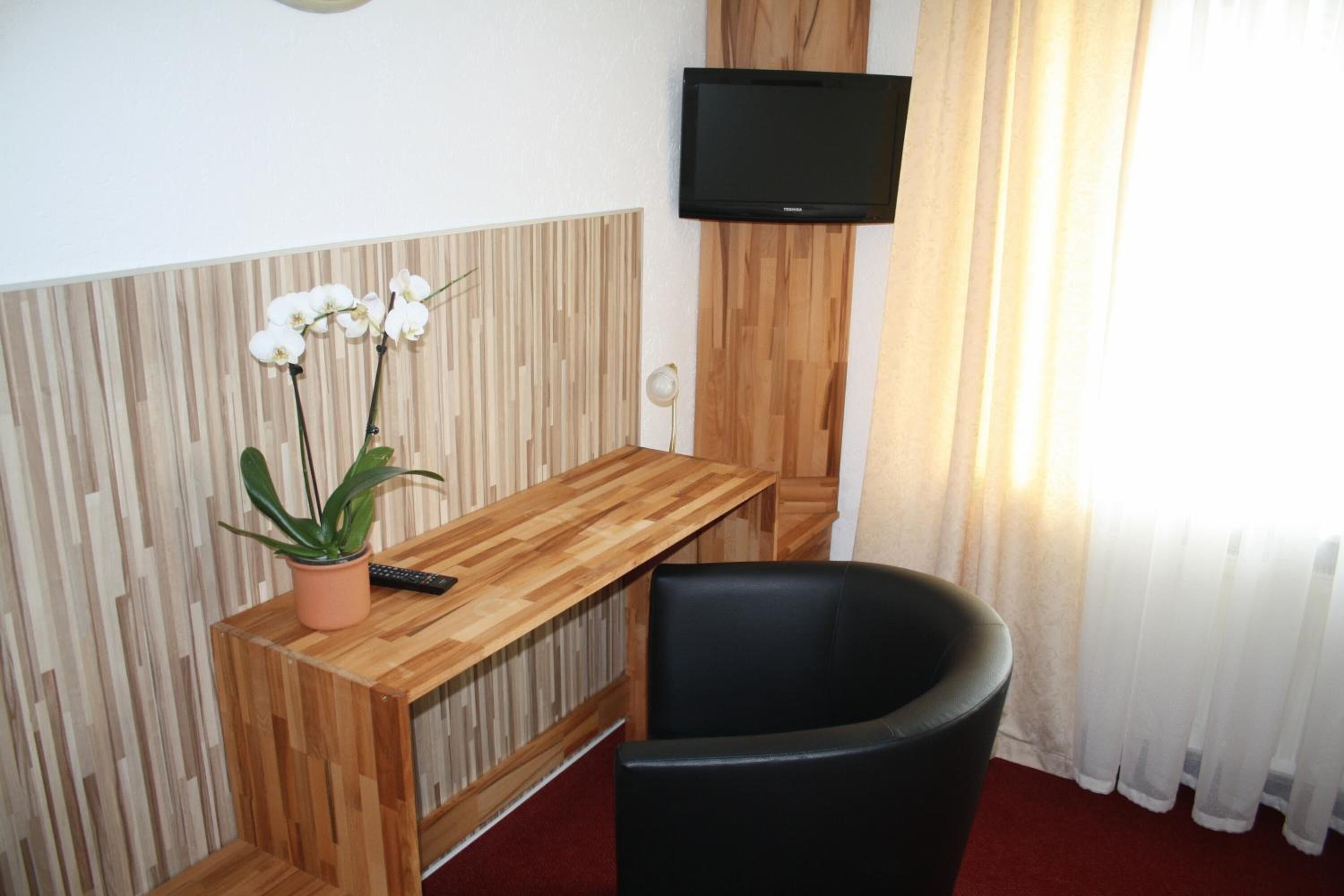 in-room safe, desk, free wifi, bed sheets