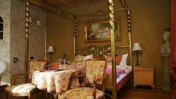 Comfort-Doppelzimmer | Schreibtisch, kostenlose Babybetten, Zustellbetten, kostenloses WLAN