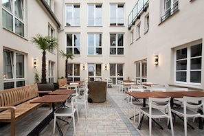 Terrace/patio - Hotel Tuchhaus (Volkach)
