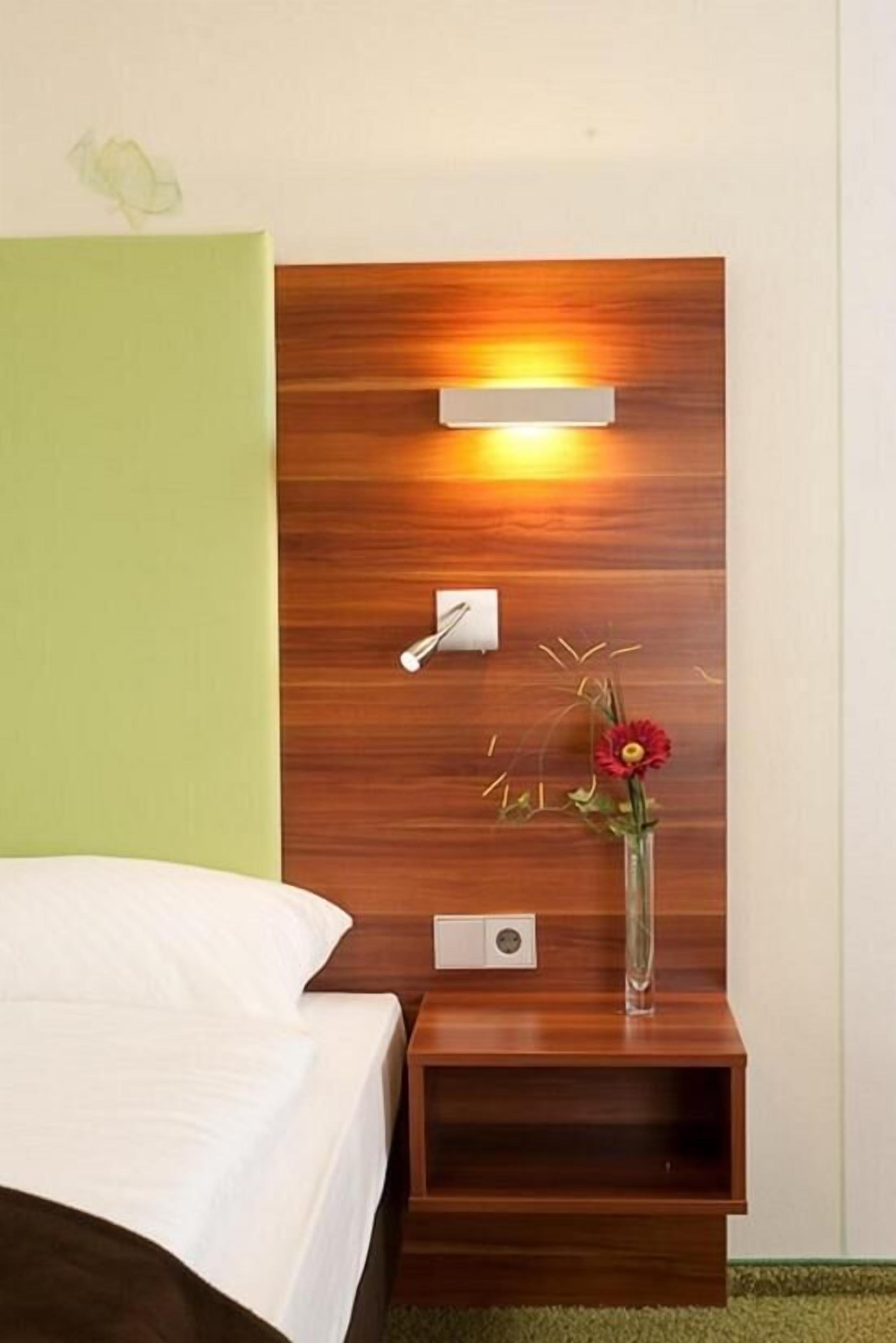 desk, soundproofing, cots/infant beds, free wifi