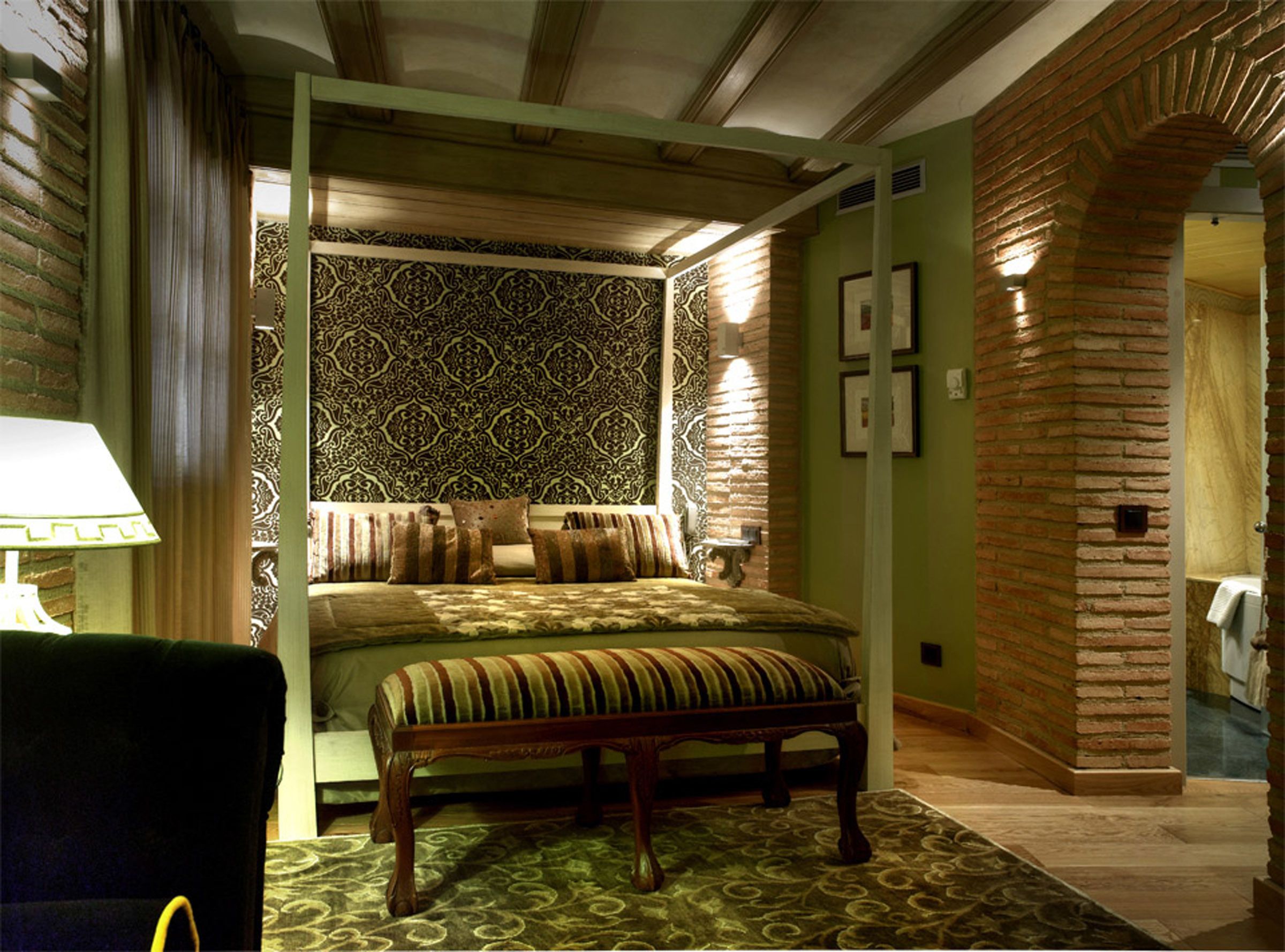 premium bedding, pillow-top beds, minibar, in-room safe