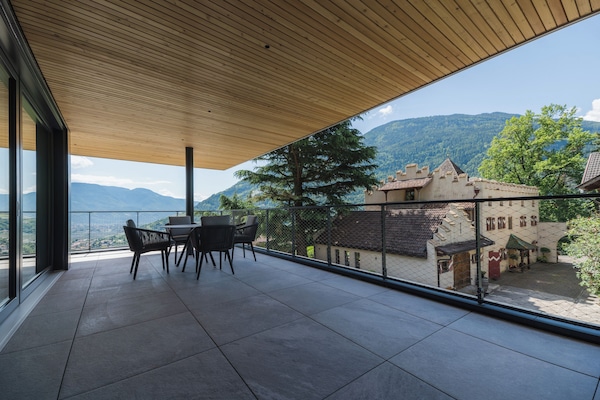 Grand Suite | Premium bedding, minibar, in-room safe, desk