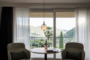 Grand Suite | Balcony view - SCHLOSS PLARS Wine & Suites (Lagundo)