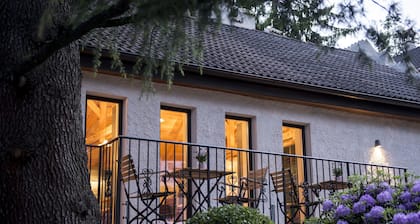 SCHLOSS PLARS Wine & Suites