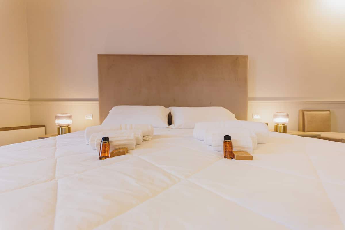 1 bedroom, down duvets, minibar, in-room safe