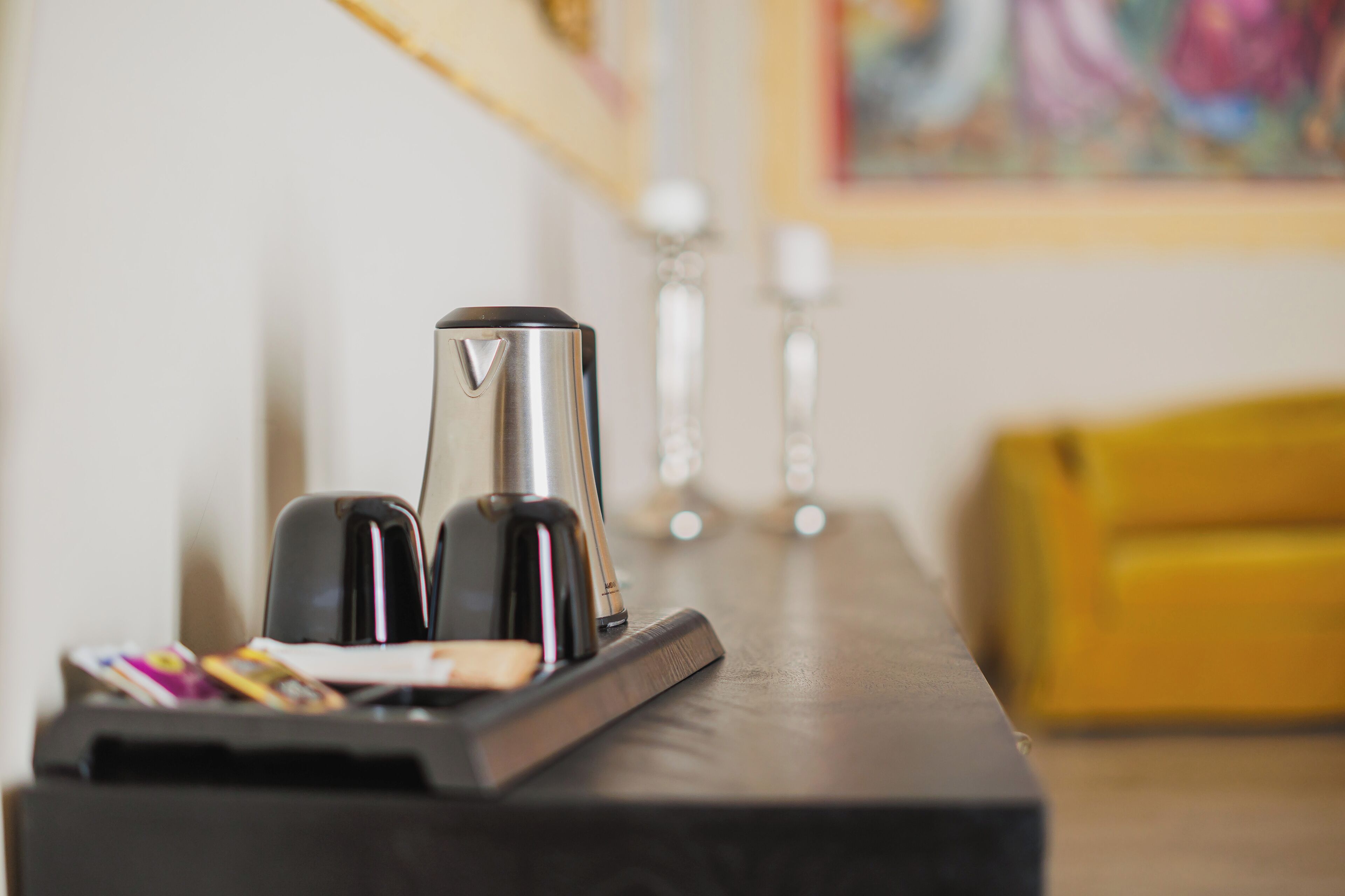 premium suite, non smoking | living area | flat-screen tv