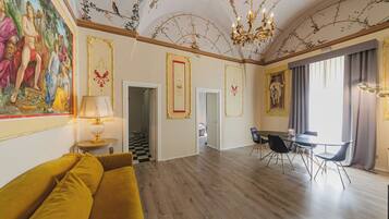 Suite Deluxe, non fumatori | Soggiorno | TV a schermo piatto