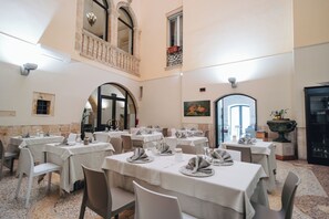 Daily buffet breakfast (EUR 8.00 per person) - Hotel San Nicola (Altamura)