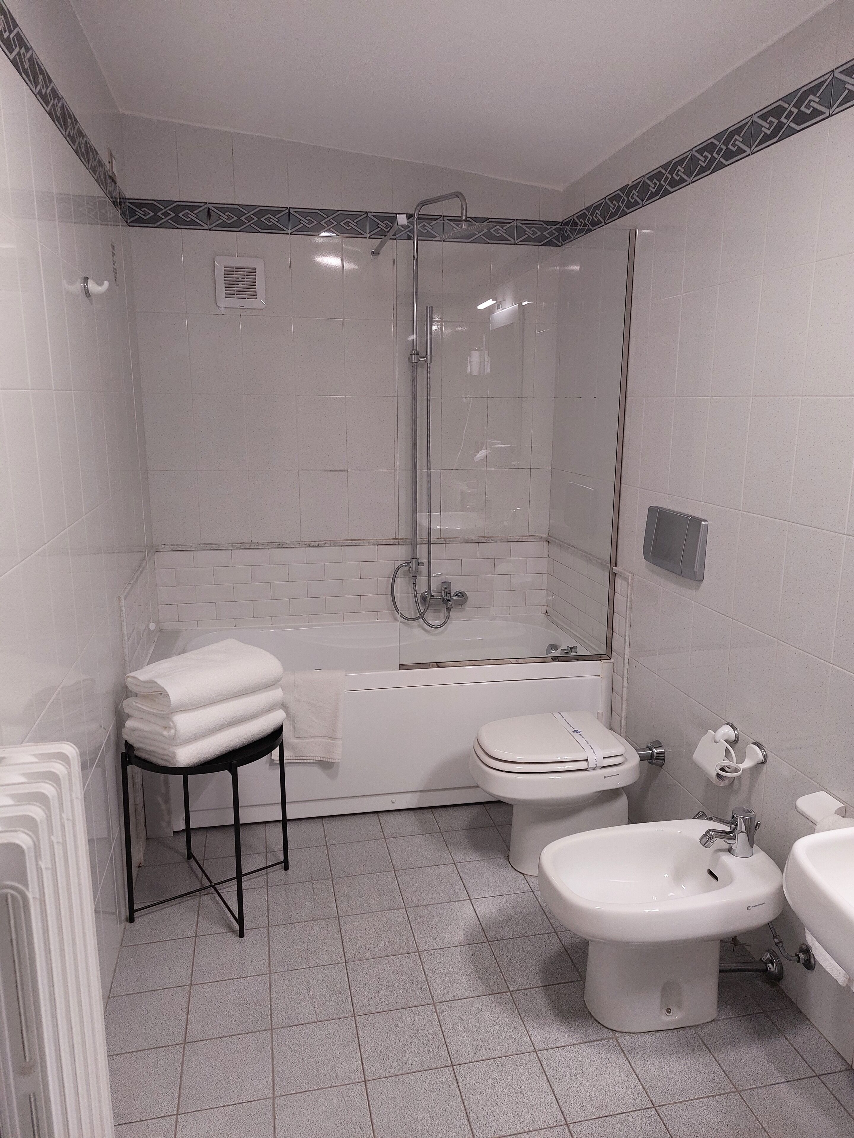 四人房 | 浴室 | 吹風機、坐浴桶、毛巾