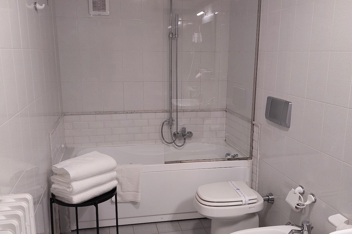 Quadruple Room | Bathroom