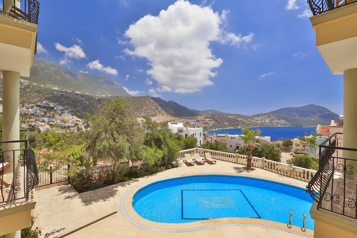 Standard Apartment, Sea View, Poolside | Balcony view