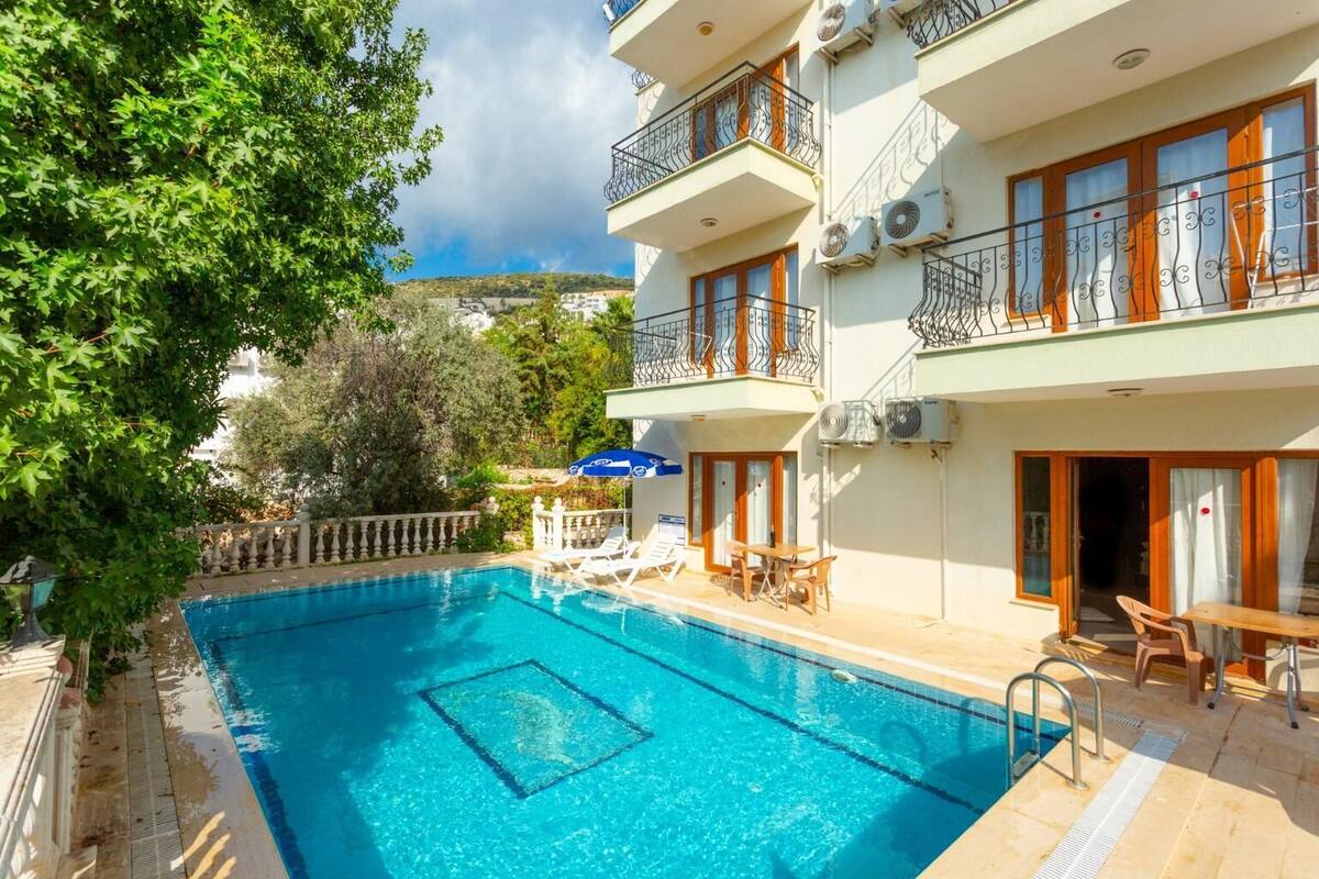 Standard Apartment, Pool View, Garden Area | Private pool