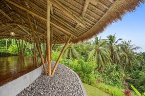 Yoga - Amori Villas (Ubud)