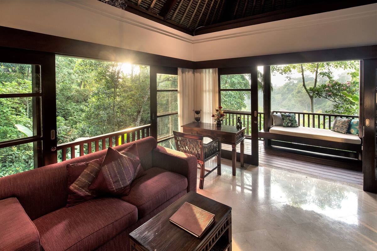 Treehouse 1-Bedroom Villa Valley View | Living area | LCD TV, DVD player