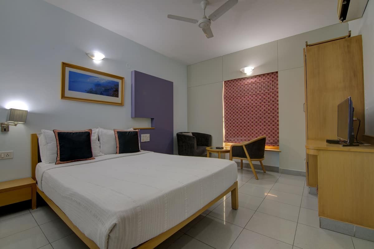 Family Apartment, 2 Bedrooms, Non Smoking, Kitchenette | 1 bedroom, premium bedding, minibar, in-room safe