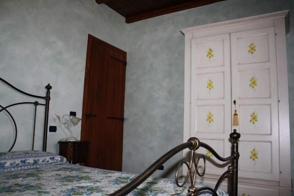 Traditional Apartment, Valley View | Premium bedding, soundproofing, iron/ironing board