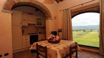 Romantic Apartment, Valley View | In-room dining