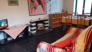 24-inch LCD TV with digital channels, TV