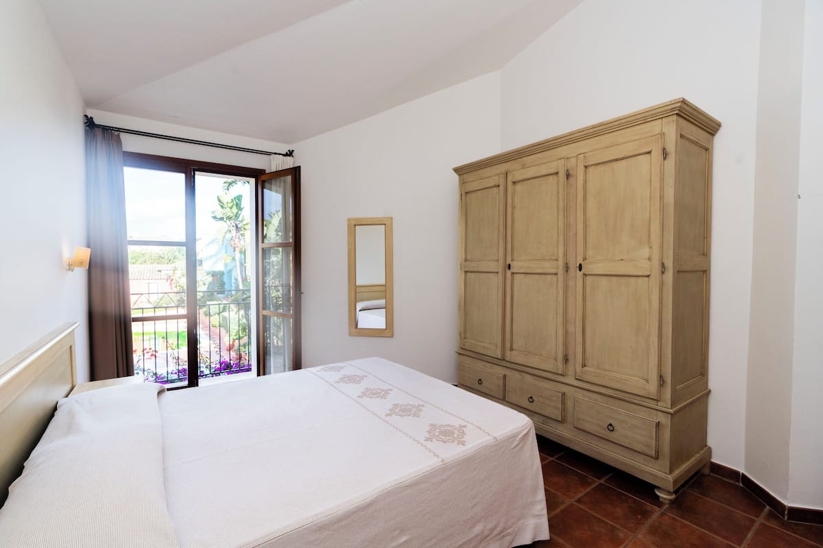 Departamento superior, 2 habitaciones | Caja de seguridad en la habitación, cunas gratuitas y cuna de viaje