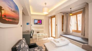 Apartamento superior | Sala de estar | Televisión LED de 42 pulgadas con canales por satélite, una televisión