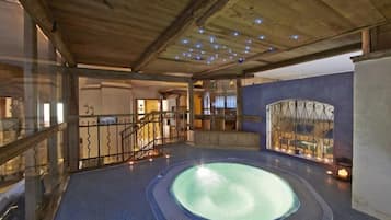 室内 SPA 浴缸