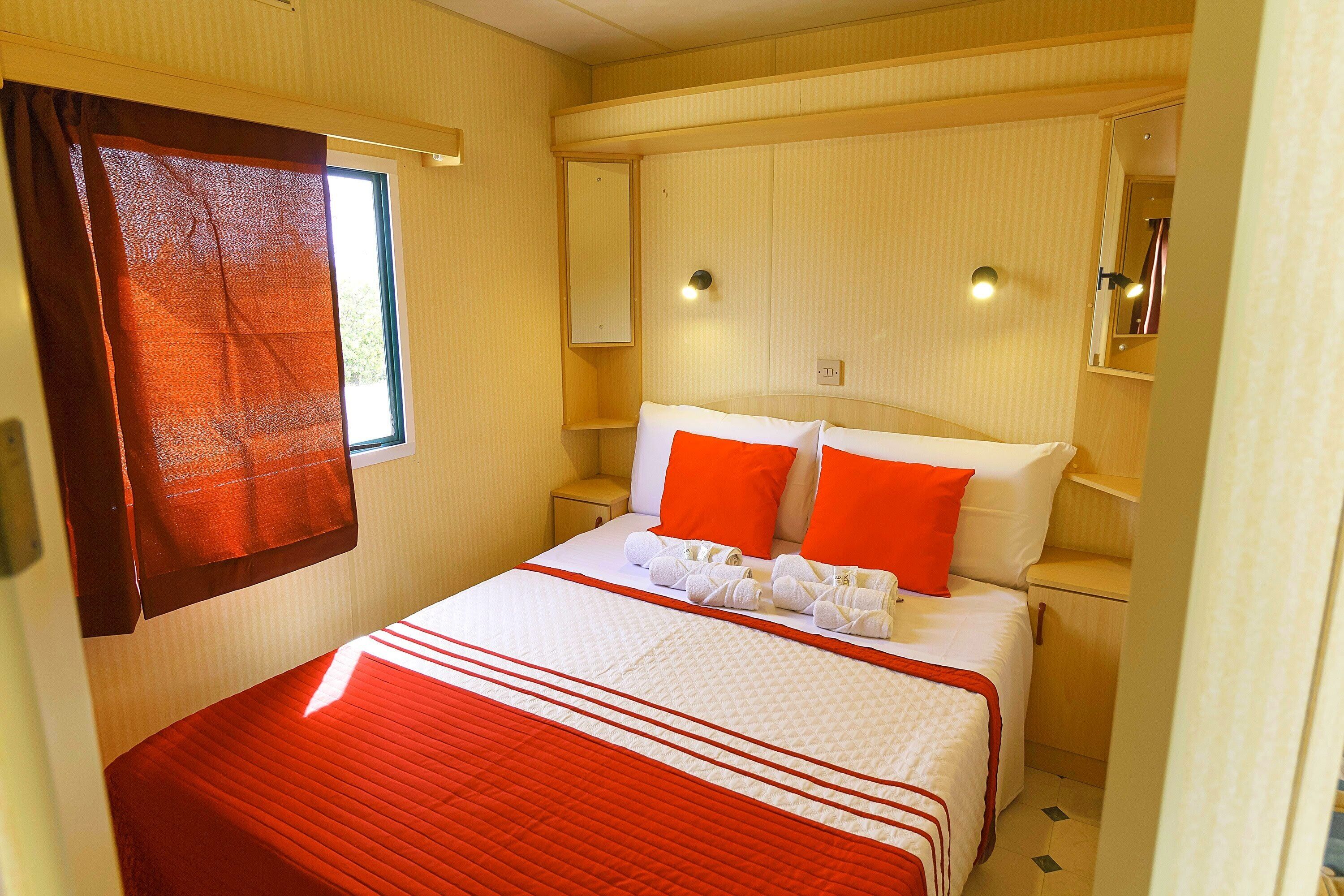 Mobile Home with Kitchenette | 记忆海绵床垫、免费 WiFi