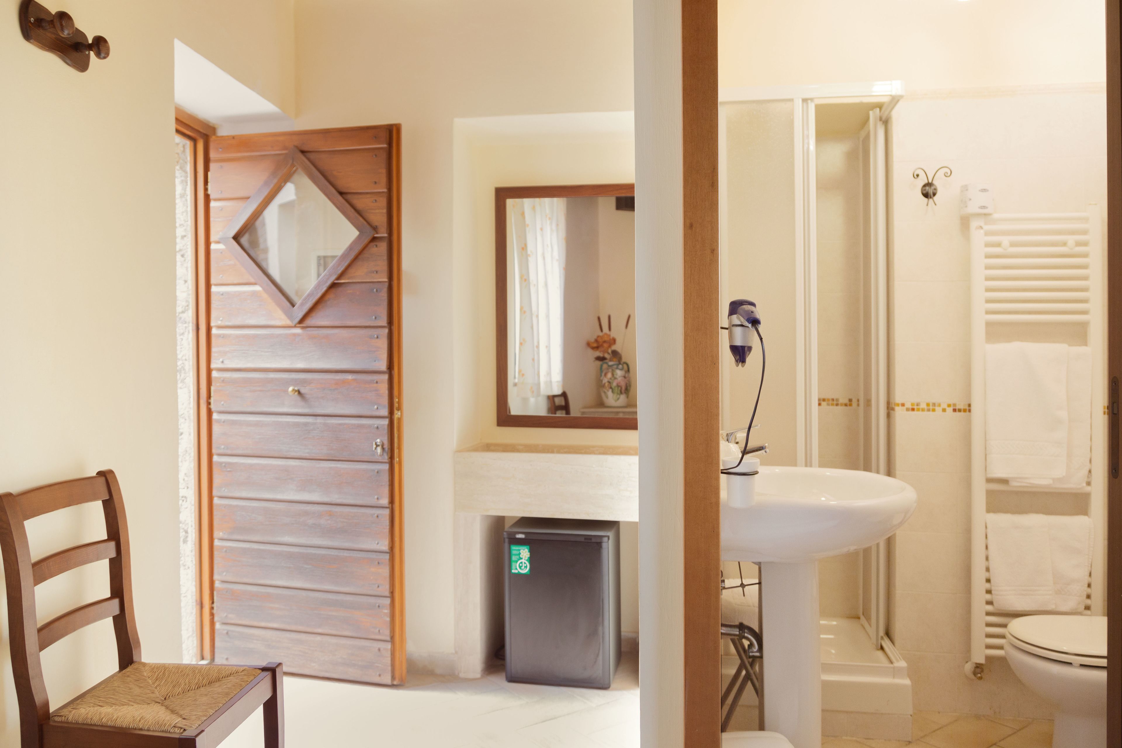 standard double room, 1 double bed, non smoking | desk, free wifi, bed sheets