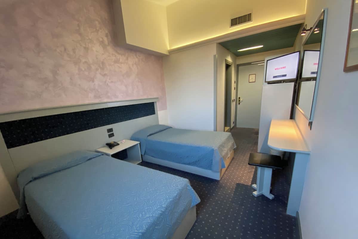 Premium bedding, in-room safe, desk, soundproofing