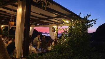 Façade de lâhĂ©bergement - soirĂ©e/nuit