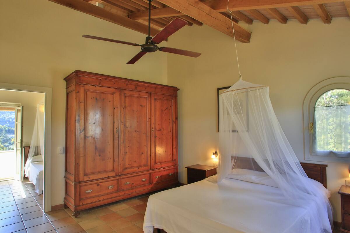 Comfort Triple Room, Sea View | 1 bedroom, in-room safe, free WiFi, bed sheets