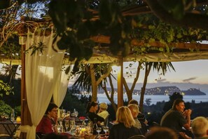 Outdoor dining - Hotel Santo Stefano (Portoferraio)