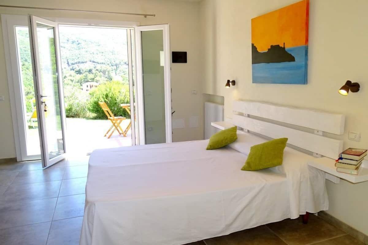 1 bedroom, in-room safe, free WiFi, bed sheets