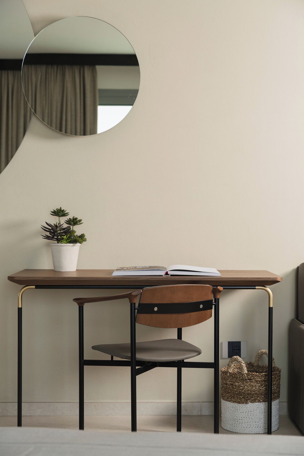 junior room, sea view | in-room safe, desk, soundproofing, free wifi