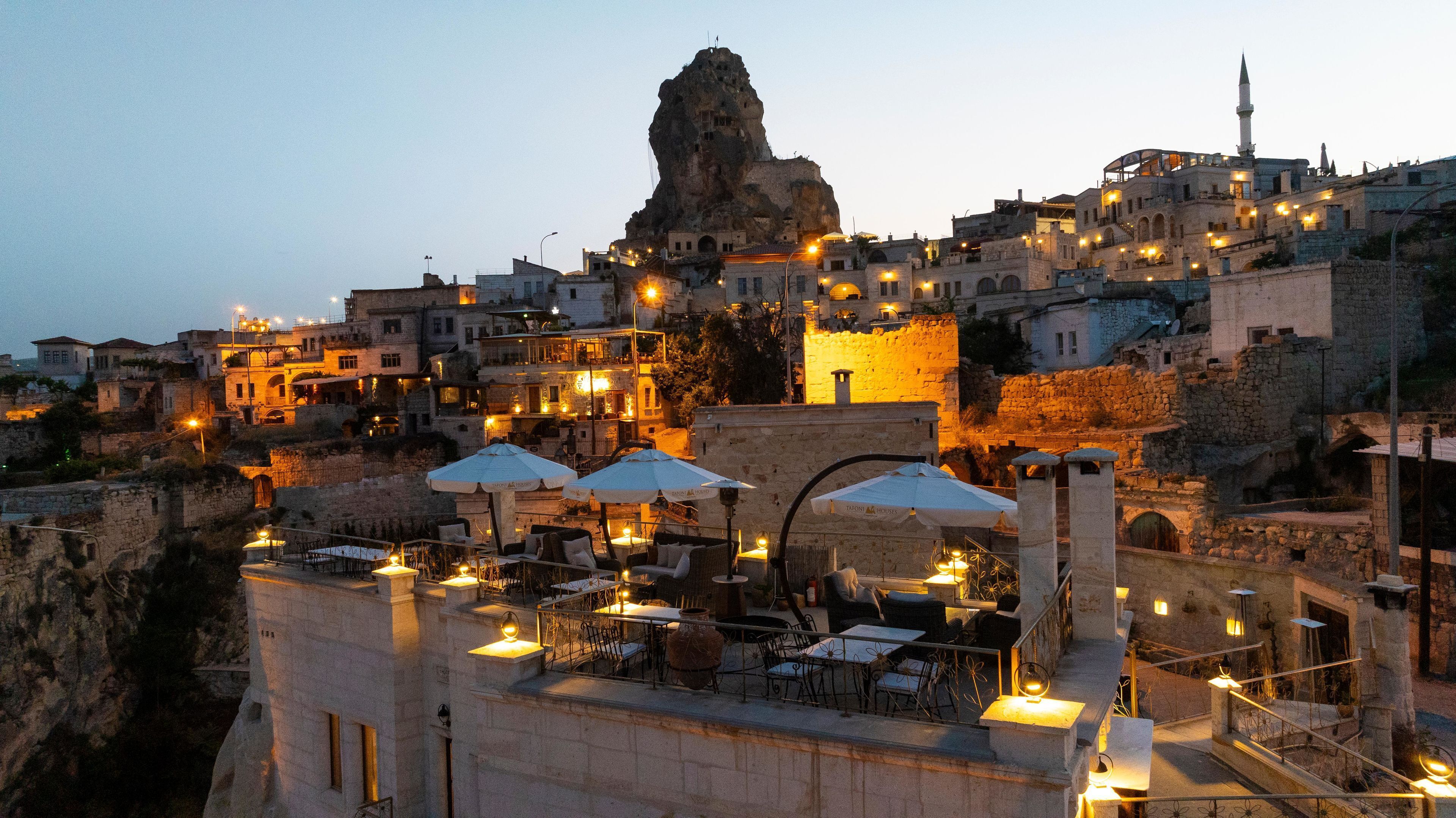 Se sirven desayunos, almuerzos, cenas y cocina turca 