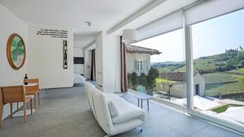 Superior Suite | Premium bedding, down comforters, minibar, in-room safe