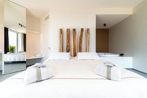 Junior Double Room, Vineyard View | Premium bedding, down comforters, minibar, in-room safe - Palas Cerequio BaroloCruResort (Barolo)