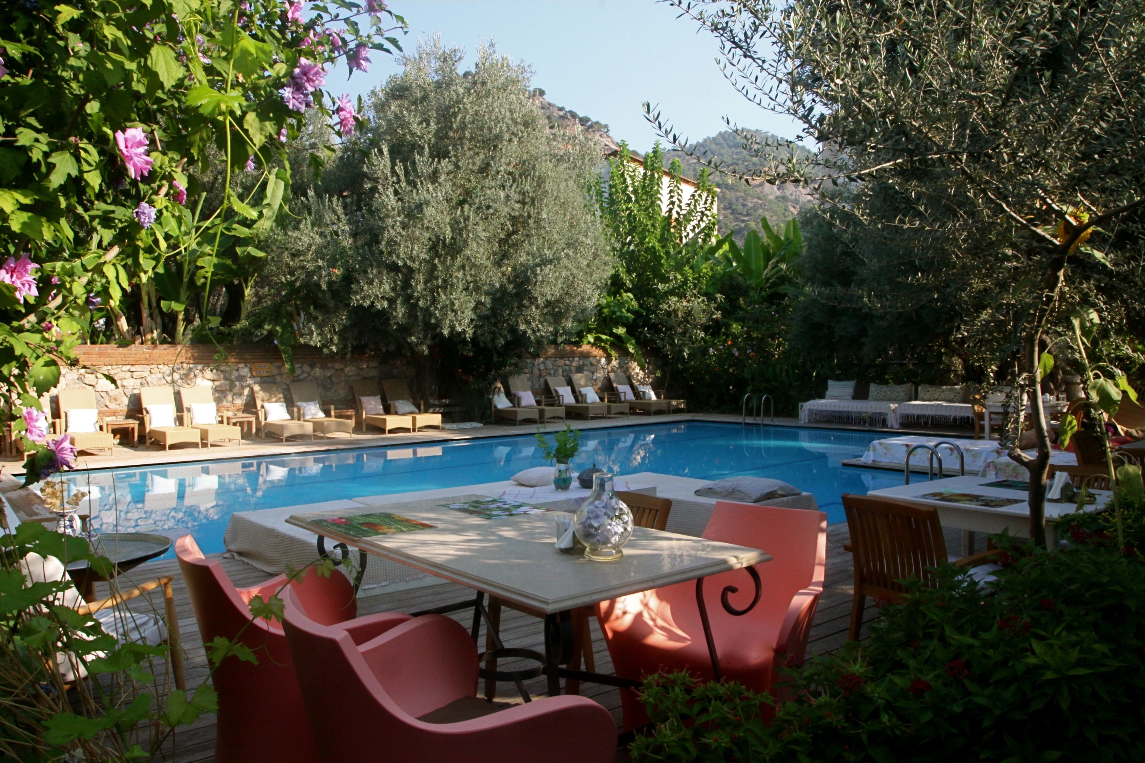 Outdoor pool, open 9:00 AM to 7:30 PM, pool umbrellas, sun loungers