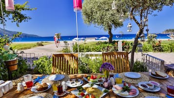 Free daily full breakfast